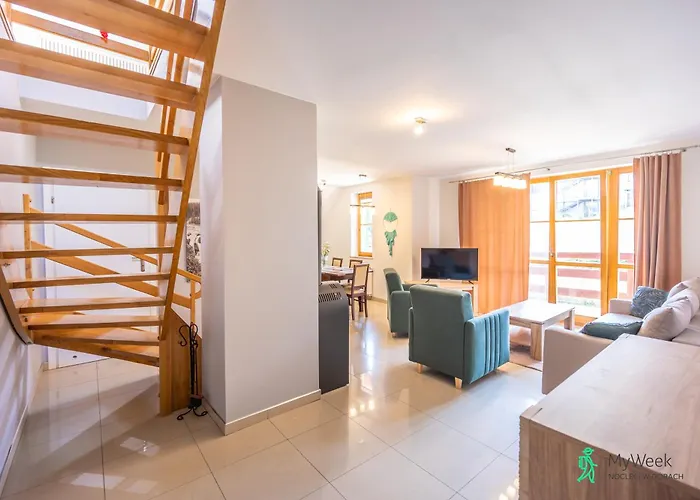 Przy Wyciagu, Myweek 카르파츠