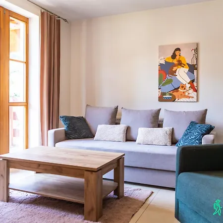 Przy Wyciagu, Myweek 公寓